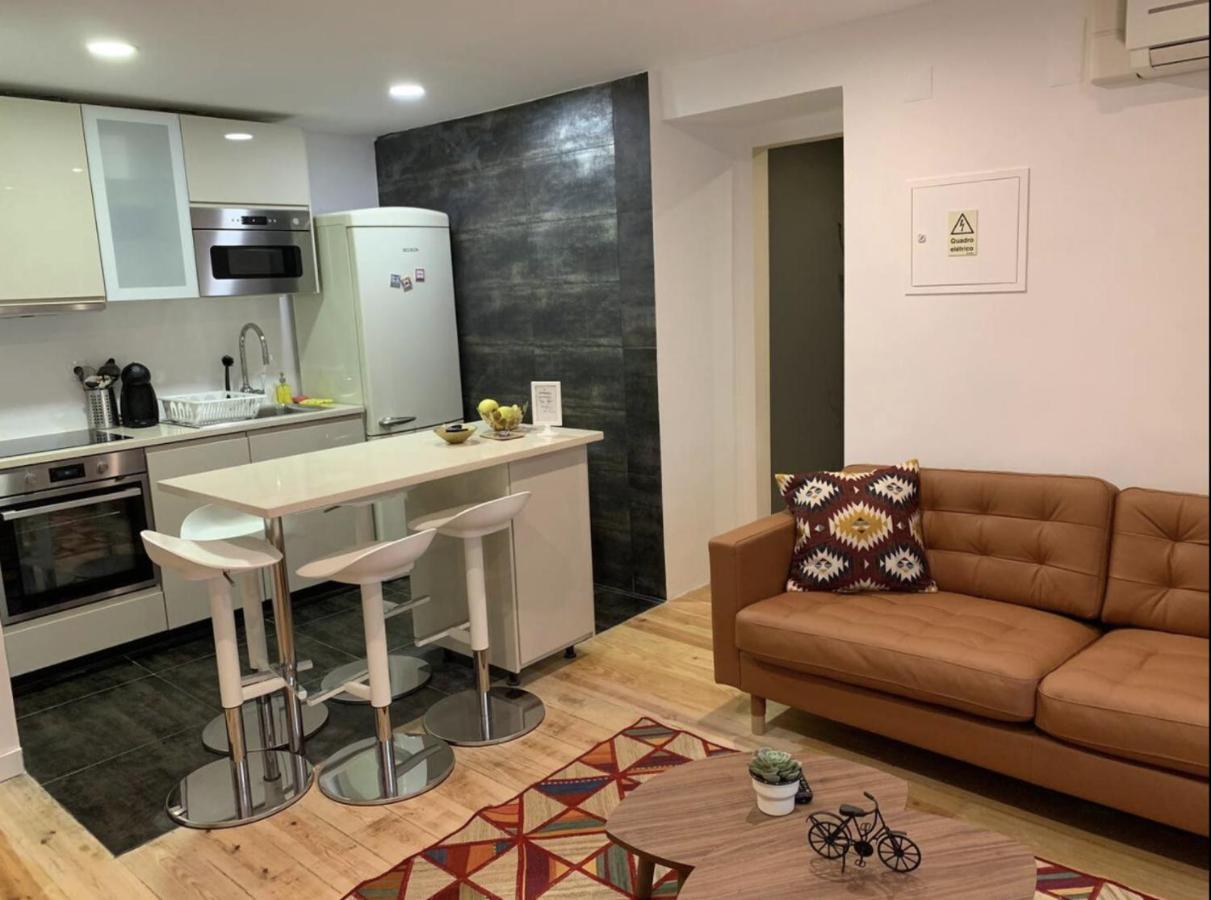 Chiado/Bairro Alto 2 Bedroom Apartment Lissabon Buitenkant foto